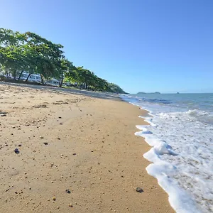 Aparthotel Beachfront On Trinity Beach